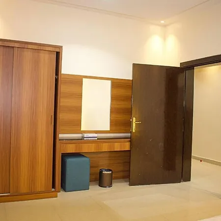 ركن الروشن للشقق المخدومه Ha'il Exterior photo