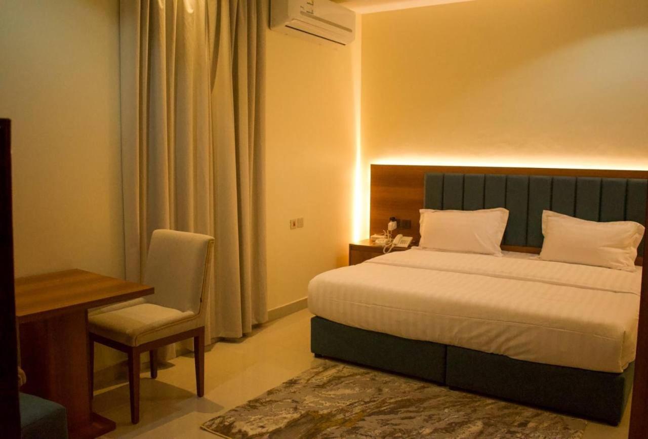 ركن الروشن للشقق المخدومه Apartment Ha'il